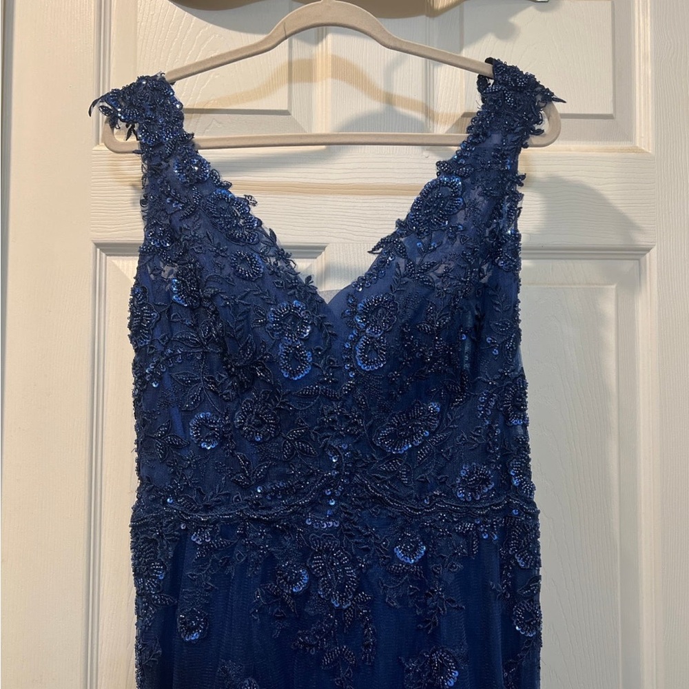 Montage by Mon Cheri M534 - Beaded Tulle Mother of the bride Navy Gown size 10 - Picture 5 of 14